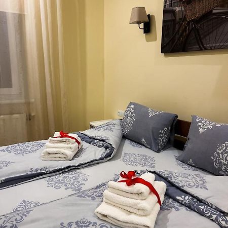 Homey Apartment On Vicheva Str. Lviv Luaran gambar