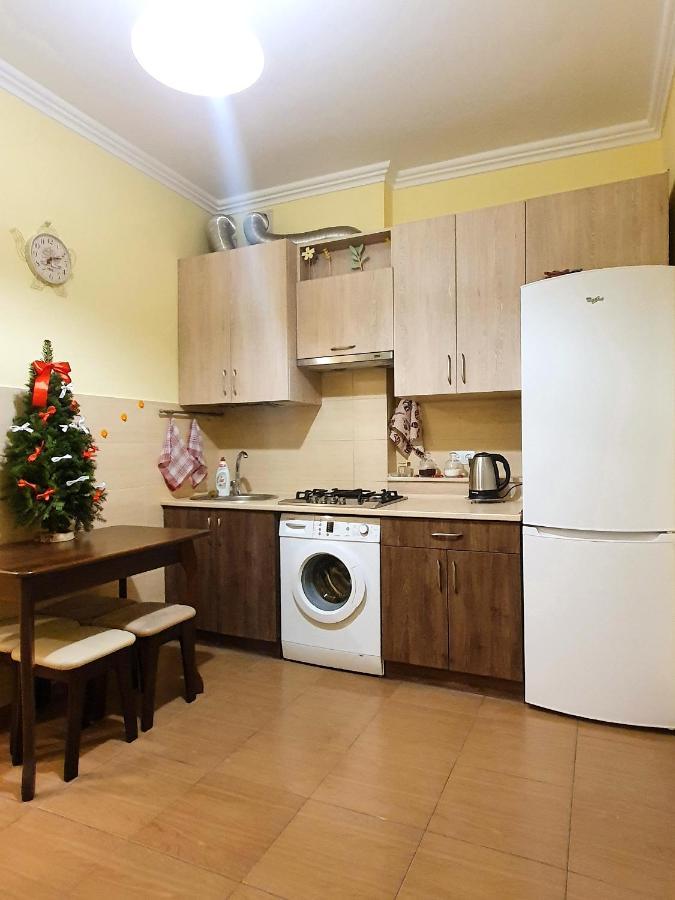 Homey Apartment On Vicheva Str. Lviv Luaran gambar