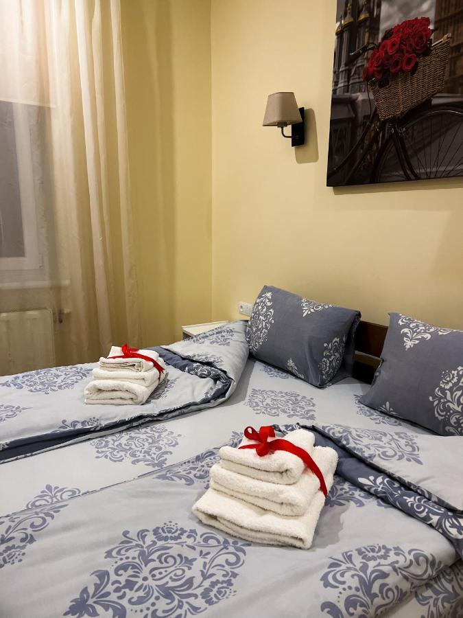 Homey Apartment On Vicheva Str. Lviv Luaran gambar